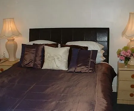 Crossways Szálloda 2*