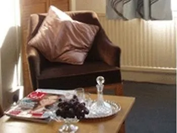 Crossways Hotel 2*