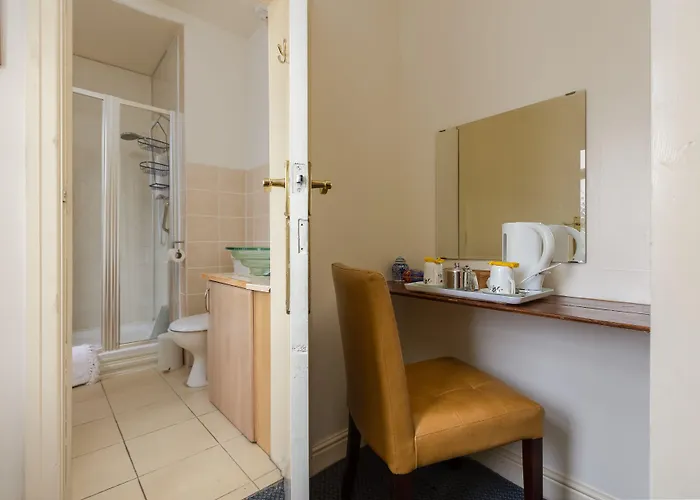 Crossways 2* Pickering