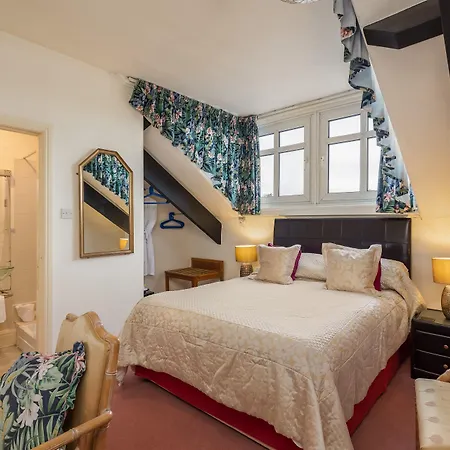 Crossways 2* Pickering